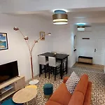 Апартаменты Chic 1 Bedroom - 3 Star Rated