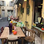 Апартаменты Chic 1 Bedroom - 3 Star Rated *