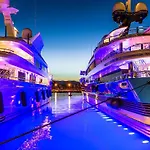 Апартаменты Chic 1 Bedroom - 3 Star Rated