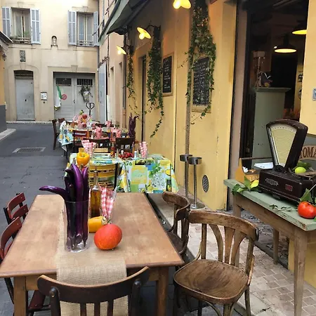 Apartman Chic 1 Bedroom - 3 Star Rated *