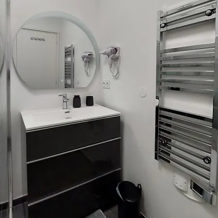 Apartment Chic 1 Bedroom - 3 Star Rated Antibes