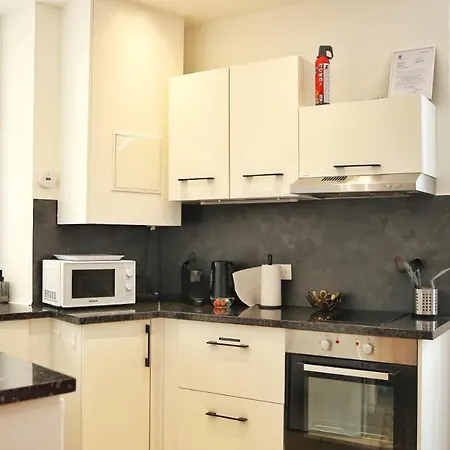 Apartment Chic 1 Bedroom - 3 Star Rated Antibes