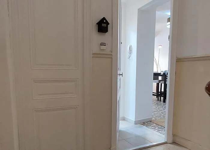 Chic 1 Bedroom - 3 Star Rated Antibes