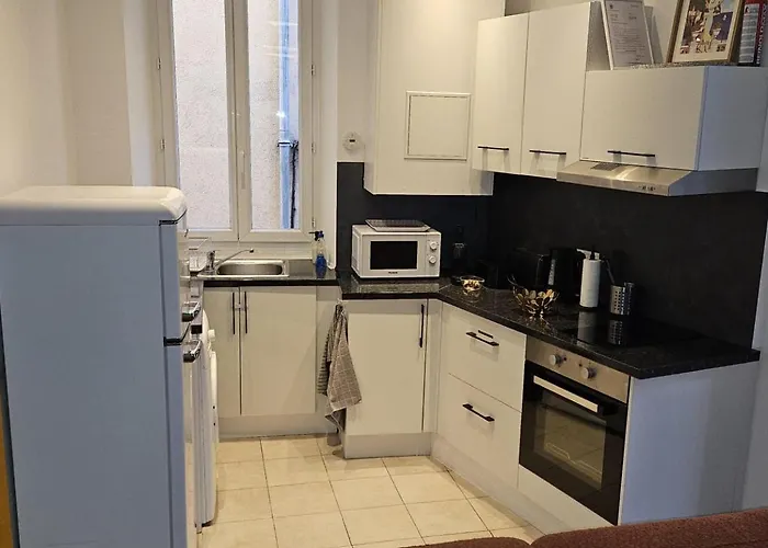 Chic 1 Bedroom - 3 Star Rated *